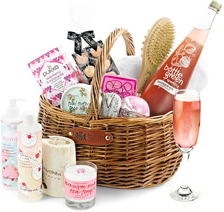 Luxury Pampering Set Gift Basket With Alcohol-Free Pressé